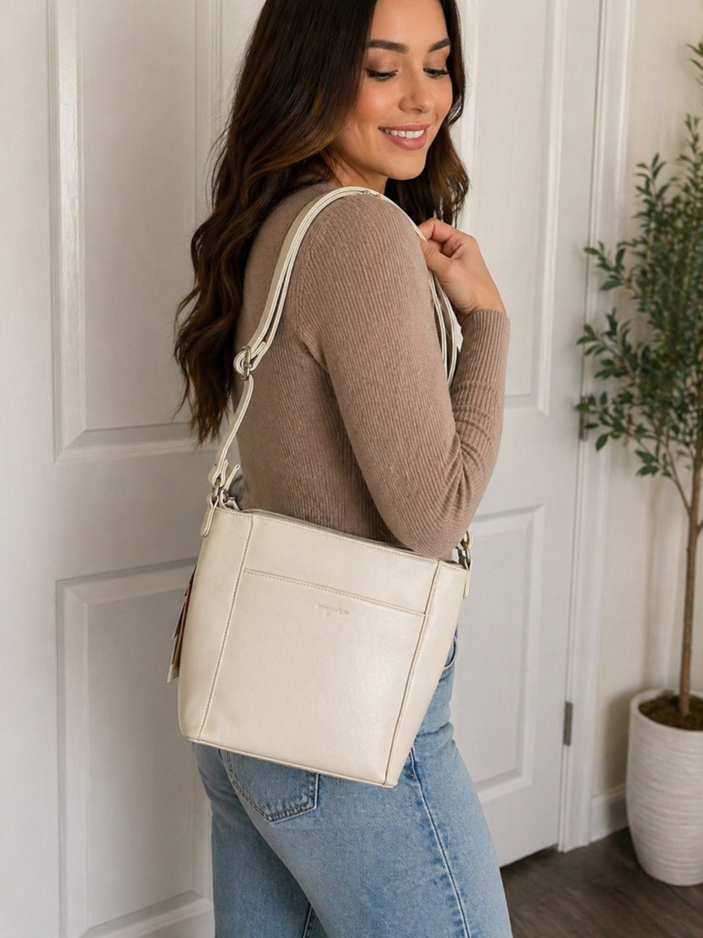 Ampere Creations NWT Cream Vegan Leather Shoulder crossbody Minimal Chic